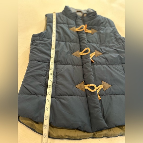 NWOT Legendary Whitetails Womens Sz:M Navy Blue Zip Up Toggle Button Puffer Vest - Picture 3 of 10